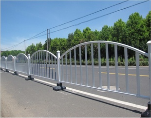 鋅鋼<a href='http://www.nwmtyx.cn/daoluhulan/'>道路護(hù)欄</a>